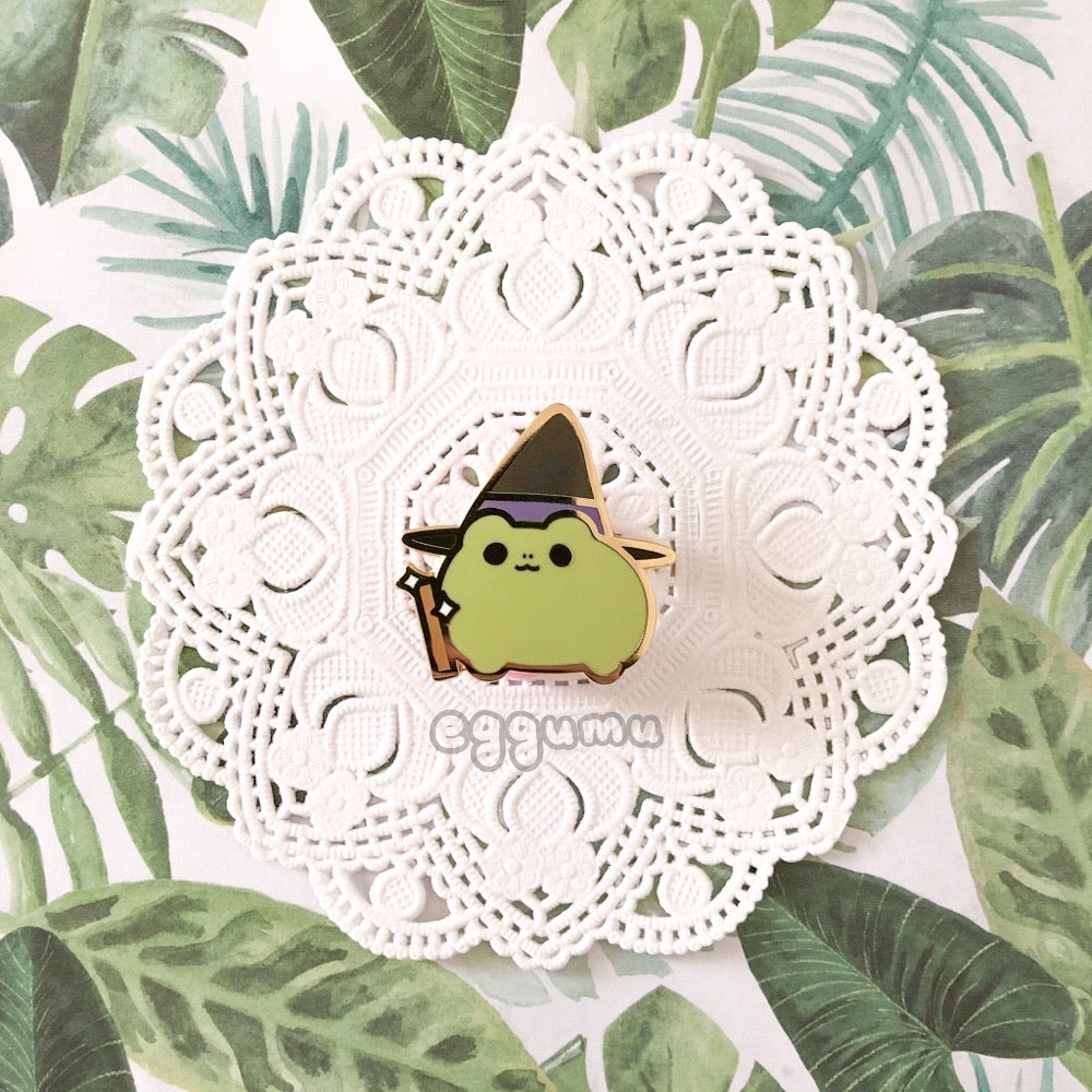 enamel pin series - frogs in hats